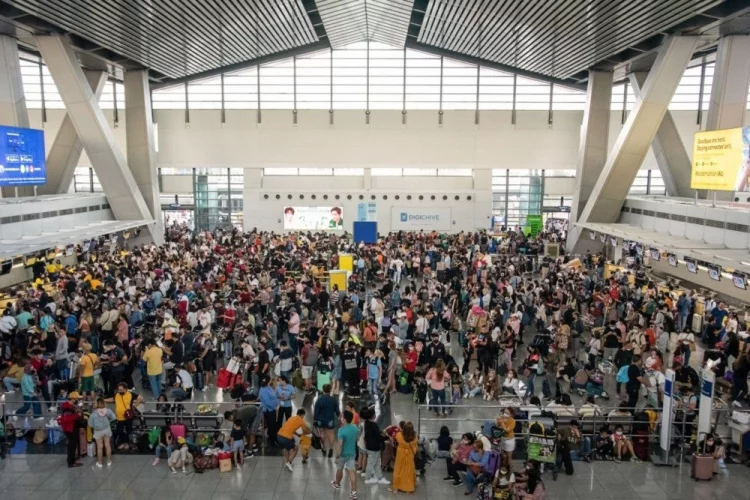 Pemerintah Filipina Gelar Penyelidikan Lumpuhnya Bandara Internasional Ninoy Aquino