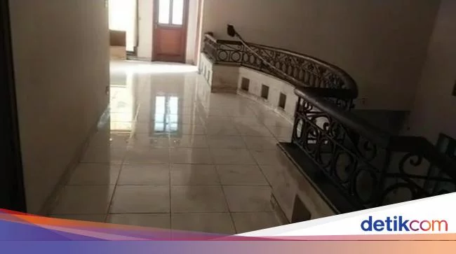 Penampakan Rumah Mewah Ibu Eny yang Viral Sudah Bersih dari Debu Tebal