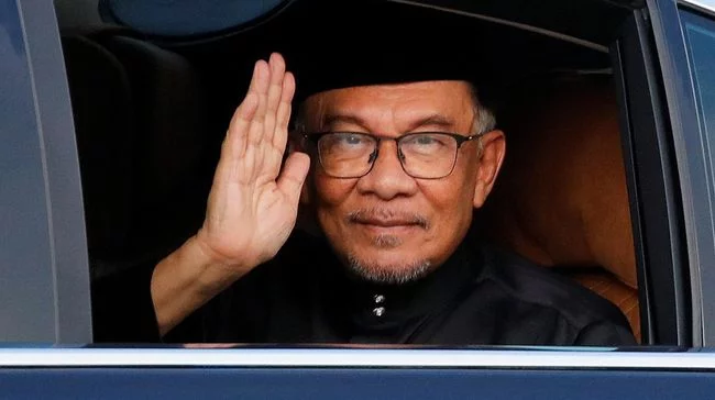 Anwar Ibrahim di Indonesia hingga Serangan ke Istana Presiden Brasil