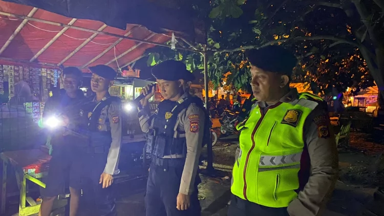 Patroli Malam Minggu, Polres Indramayu Berikan Himbauan Kepada Sejumlah Remaja