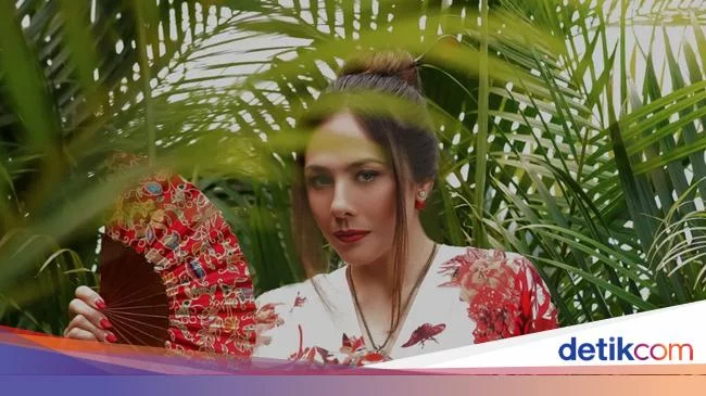Pesona Wulan Guritno Bergaya Bak Wanita Tionghoa, Netizen: Cantik Permanen