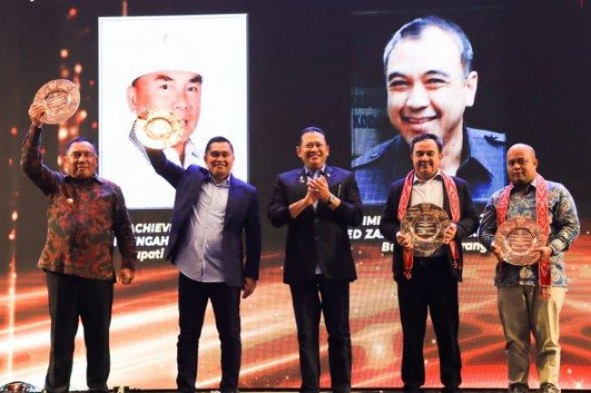 Sukses Hadirkan Kegiatan Otomotif Di Jembrana, Bupati Jembrana Terima IMI Achievement 2022 - Tribun-bali.com