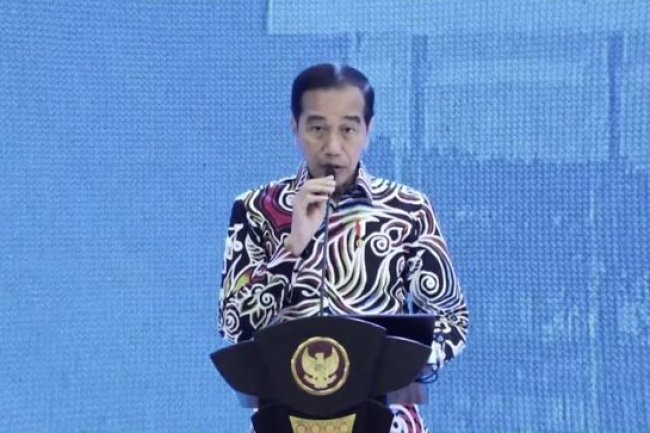 Tabungan Orang RI di Bank Rp690 T, Jokowi: Itu Tidak Boleh!