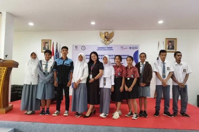 Denny's Grub Dukung Olimpiade Teknologi Informasi di Labuan Bajo