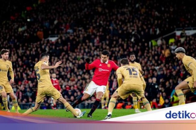 Casemiro Ultah, Kesuksesan MU Depak Barca Pas Banget Jadi Kadonya
