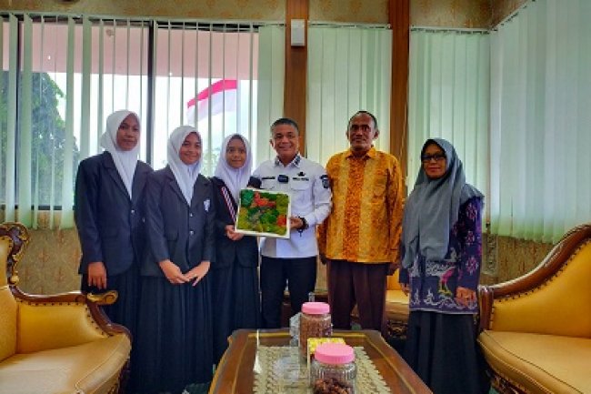MTs Annur Buuts Raih Medali Emas Ajang Internasional