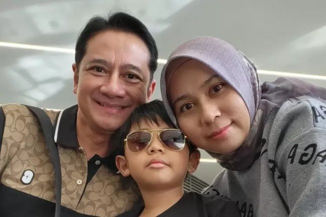Sempat disembunyikan, Ivan Fadila akhirnya kepergok Verrel Bramasta sedang bemesraan sama wanita ini