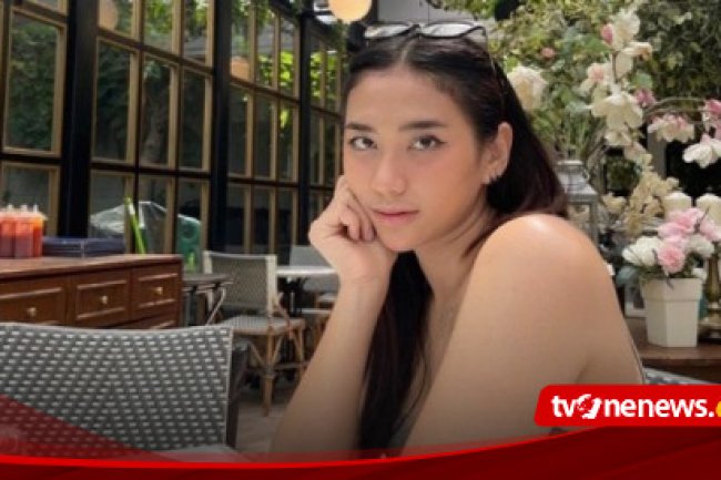 7 Potret 'Badai' Atlet Voli Cantik Yolla Yuliana saat Tanpa Jersey, Ternyata Tato Ada di...