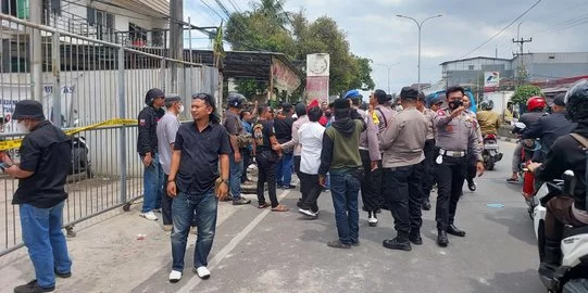 Ormas dan Debt Collector di Bekasi Bentrok, Pemicunya Penarikan Paksa Mobil