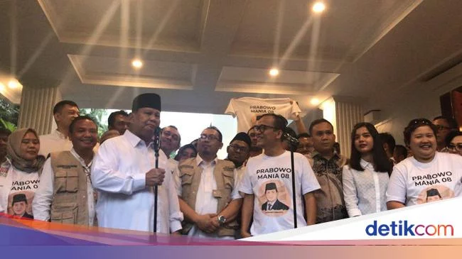 Manuver JoMan Pakai Setelan ala Gerindra Usai Dukung Prabowo