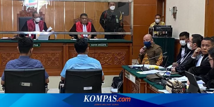 Ketegangan di Sidang Teddy Minahasa: Saksi Dimarahi hingga Debat Sengit Hotman Vs Jaksa Halaman all
