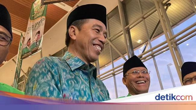Kala Jokowi Hampir Lupa Nama AHY Saat Sapa Capres-Cawapres di Harlah PPP