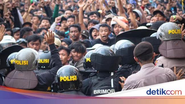 Polisi Ungkap Penjualan Tiket Jadi Penyebab Ricuh di Stadion Jatidiri