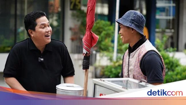 Erick Thohir Sambangi Rumah Penjual Kembang Tahu Wasit Liga 2