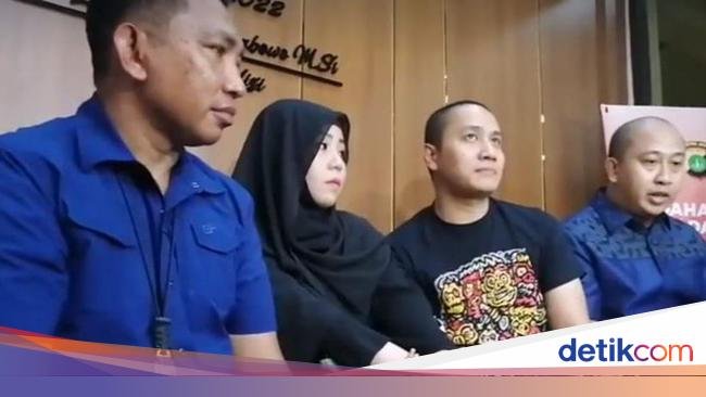 Ressa Herlambang Damai dengan Cleopatra, Siap Kembalikan Rp 64 Juta