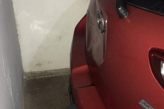 Usai Mobilnya Ditabrak, Pria Ini Malah Menahan Tawa Gara-Gara Siomai
