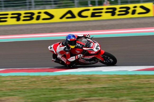 Veda Pratama Start Terdepan di Kejurnas Mandalika Racing Series