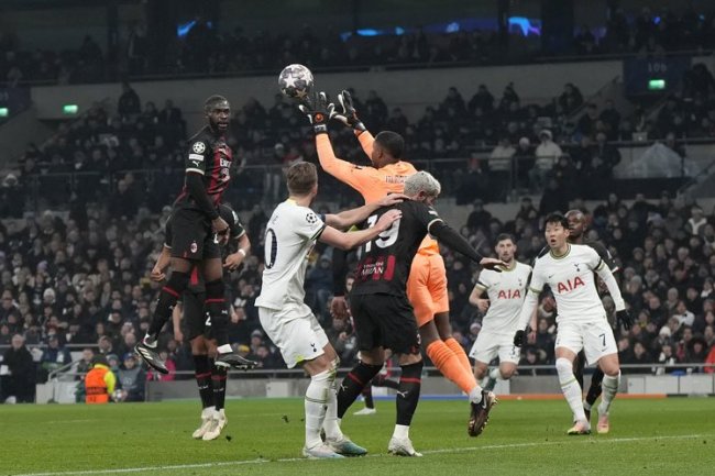 Rapor Pemain AC Milan Saat Singkirkan Tottenham dari 16 Besar Liga Champions: Maignan Bikin Tenang!