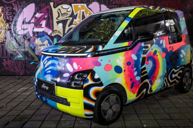 Dibalut Kreasi Mural, Wuling Air ev Ini Jadi Makin Menggemaskan