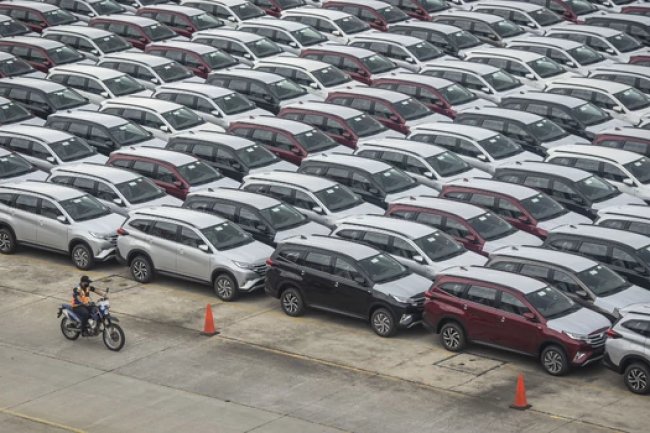 Airlangga: Banyak Deposito di Atas Rp 5 M, Silakan Sektor Otomotif Serap