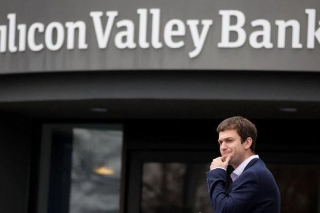 SVB Kebangkrutan Bank Terbesar Sejak 2008, Miliaran Dolar Tersandera