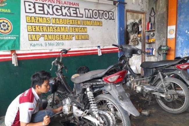 Pelaku Usaha Bengkel Otomotif Konvesional di Lumajang Ketar-Ketir Hadapi Gempuran Motor Listrik