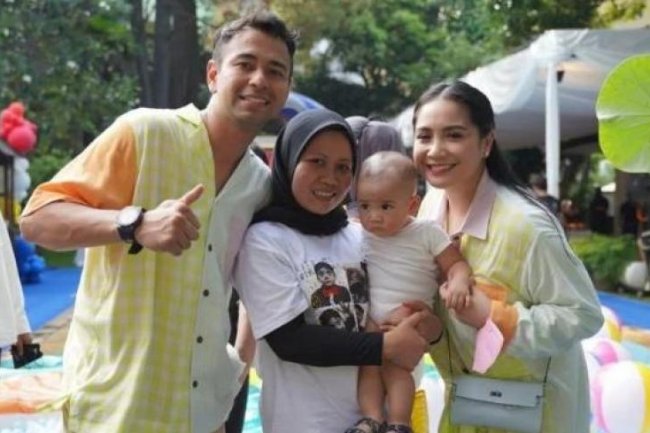 Profil Sus Rini, Pengasuh Rayyanza yang Selalu Jadi Sorotan