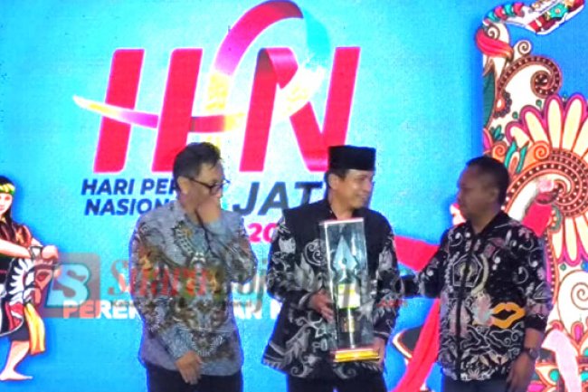 Wabup Bojonegoro Raih PWI Jatim Awards Bidang Prestasi Otomotif