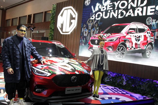 GJAW 2023, Kolaborasi Unik Pameran Otomotif dan Fashion Show