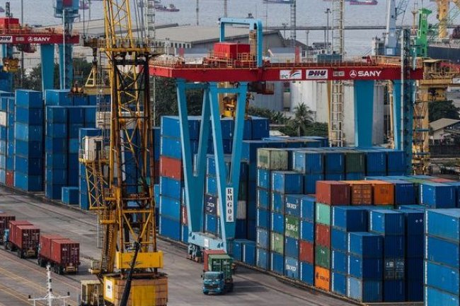 Perbedaan Perdagangan Dalam Negeri dan Perdagangan Internasional