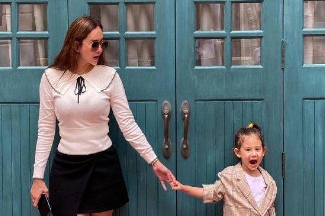 Wajah Blasteran, Ini 7 Potret Cantiknya Arabella Anak Aura Kasih