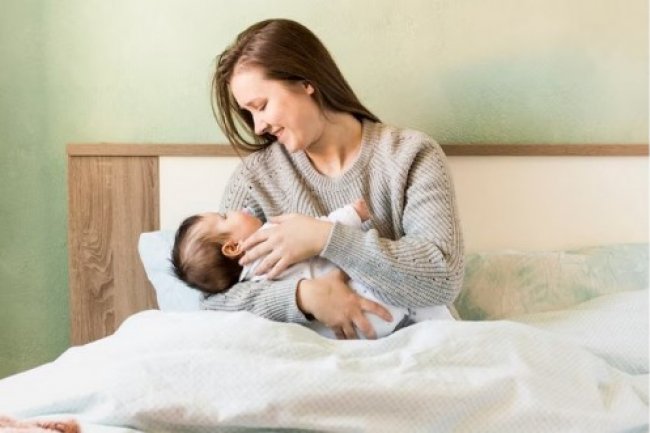 Usai Melahirkan secara Normal, Ini 5 Perawatan yang Diperlukan Moms di Rumah