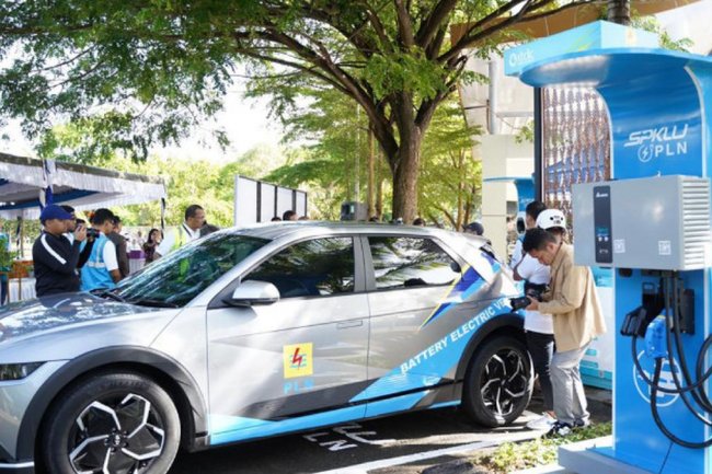 Ngecas Mobil Listrik Makin Mudah, PLN Kini Hadirkan SPKLU di Mandalika