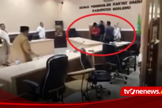 Detik-detik Anggota DPRD Boalemo Ngamuk hingga Banting Meja saat RDP