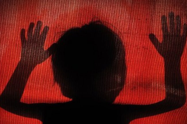 Bocah Perempuan 8 Tahun di Sidoarjo Dipukuli dan Disetrika Ibu Kandung