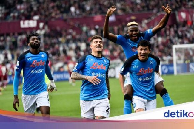 Napoli Bisa Kunci Scudetto Bulan Depan