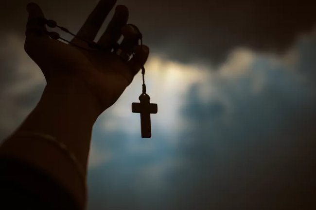 Susunan Doa Rosario Peristiwa Sedih Tanggal 19 Mei 2023