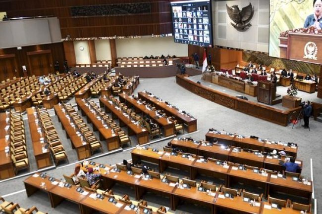 Perppu Cipta Kerja Resmi Disahkan Jadi Undang-undang