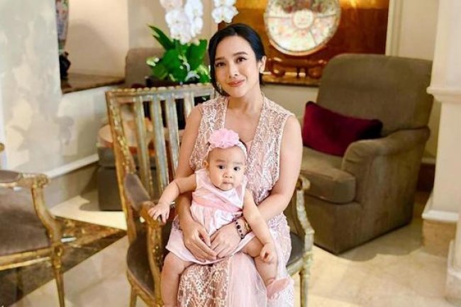 7 Potret Baby Sanne, Anak Pertama Dea Ananda yang Menggemaskan