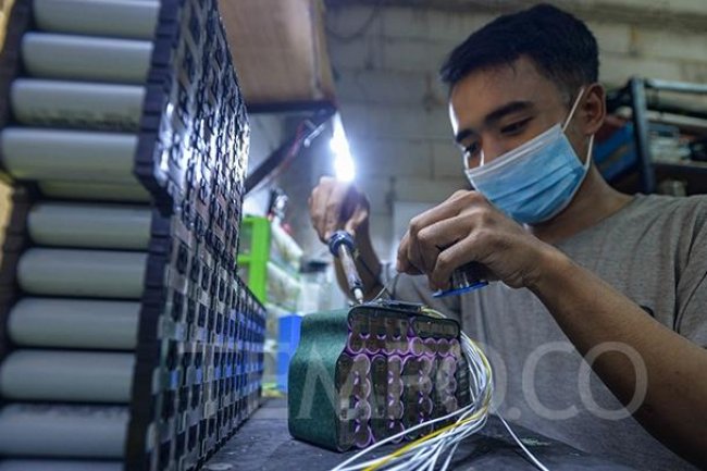 5 Tips Merawat Sepeda Motor Listrik Agar Terjaga Performanya