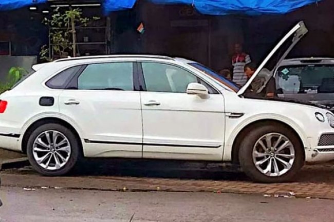 Mobil Rp10 Miliar Diperbaiki di Bengkel Biasa, dan Sirine Damkar Bikin Pemotor Panik