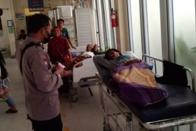 Petaka 28 Warga NTB Berteduh Berujung Sambaran Petir, Tiga Orang Terluka Bakar