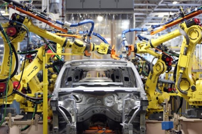 Jutaan Robot Kini Bekerja di Pabrik Otomotif