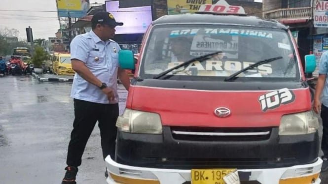 Murka Bobby Nasution Gegara Sopir Angkot Ugal-ugalan dan Tabrak Pemotor