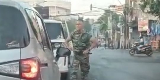 Duduk Perkara Anggota TNI Ancam Pengguna Mobil Pakai Pisau di Jalan