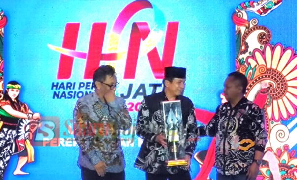 Wabup Bojonegoro Raih PWI Jatim Awards Bidang Prestasi Otomotif