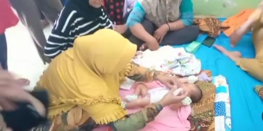 Warga Sukakarya Bekasi Dihebohkan Penemuan Bayi di Pinggir Jalan