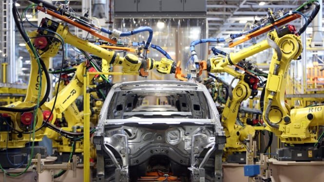 Jutaan Robot Kini Bekerja di Pabrik Otomotif