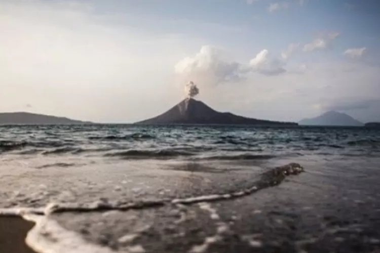 Kronologi Peristiwa Semburan Abu Vulkanik Gunung Anak Krakatau dan Erupsi 28 Maret 2023, yuk Simak!