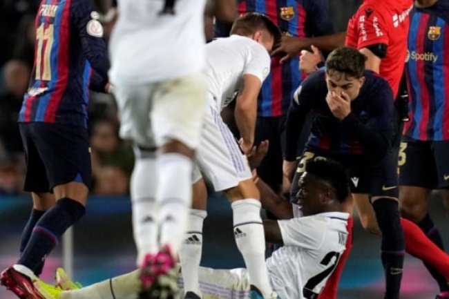 Bek Barcelona Bongkar Sikap Buruk Vinicius Junior